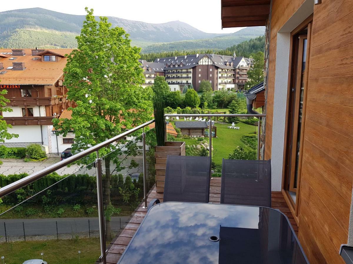 Apartament Z Widokiem คาร์ปัตซ์ ภายนอก รูปภาพ